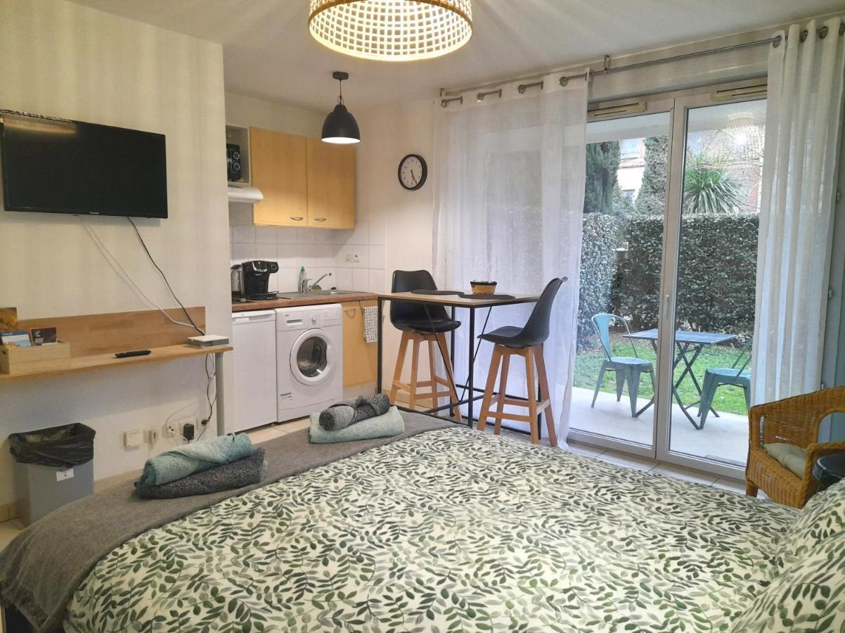 Studio Calme Dans Une Belle Residence Avec Piscine • Parking • Wifi Toulouse Exterior foto